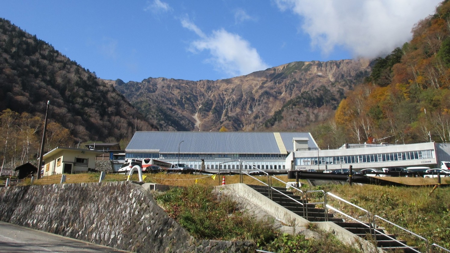 【立山黒部アルペンルート通り抜け／扇沢⇒立山マイカー回送付きプラン】3000ｍ級の北アルプスを体験！