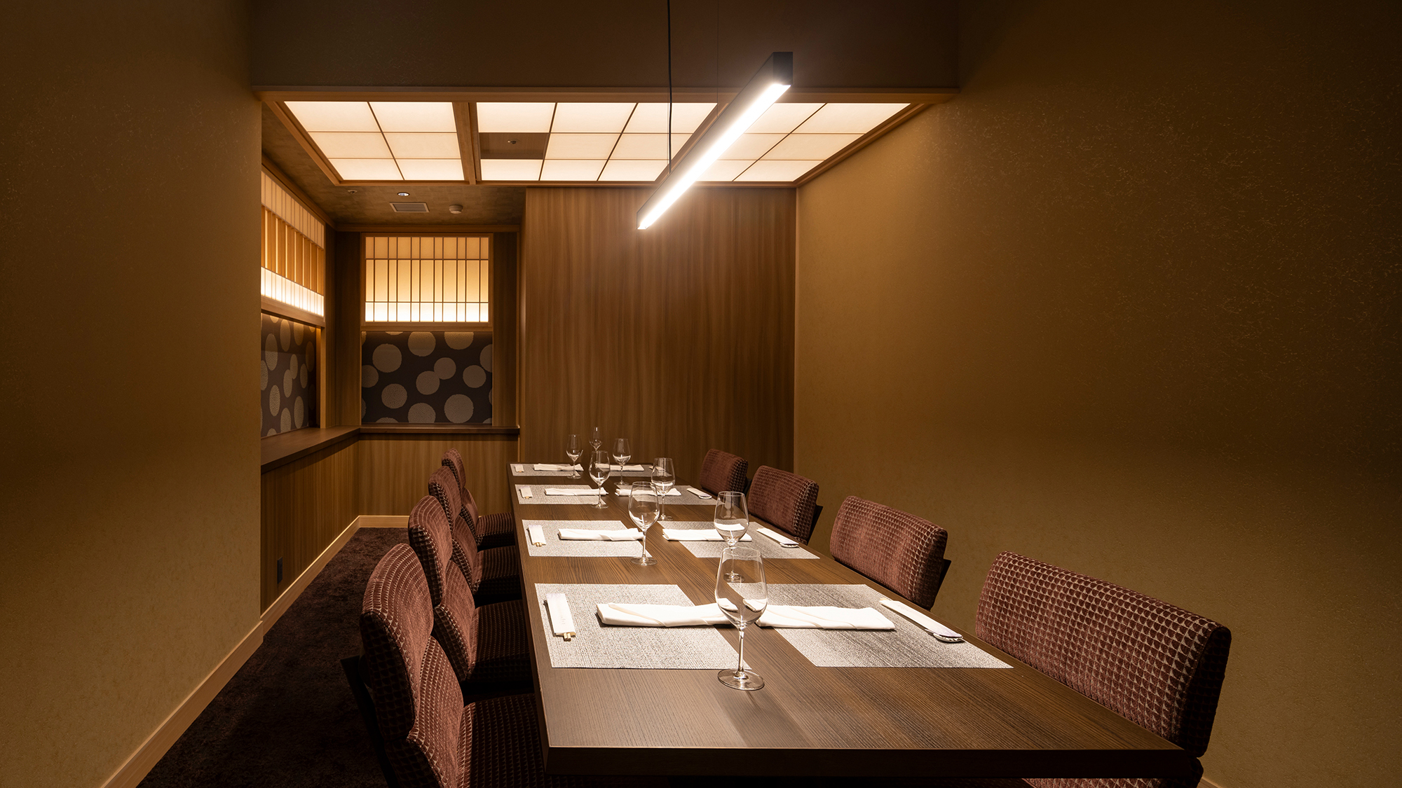 【料亭「紫苑（しおん）」】それぞれに趣のある静かな空間で旬のお料理をお愉しみください