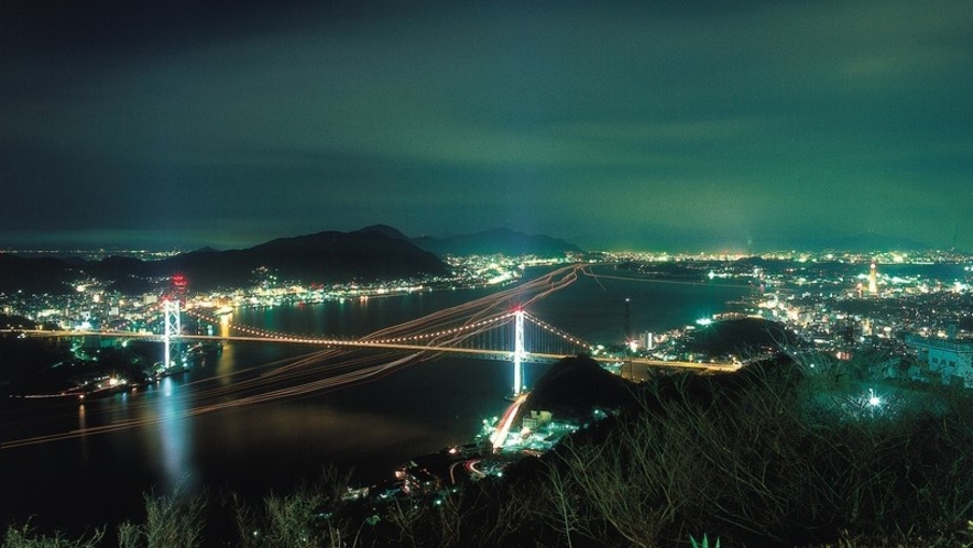 関門海峡　夜（画像提供：下関市）