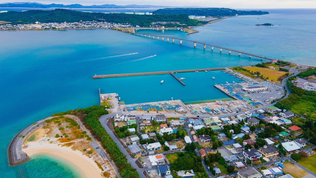 【楽天トラベルサマーSALE】浜比嘉ビーチ徒歩1分！車で行ける離島で過ごす休日(夕朝食付)
