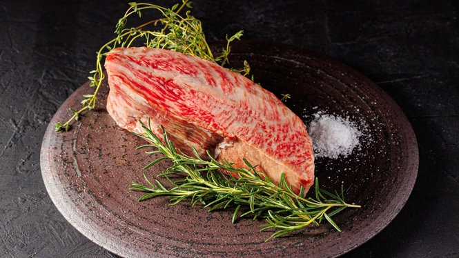 【日本三大和牛】シェフ厳選和牛【世界三大珍味】とオマー ル海老・鮑・雲丹と贅沢美食コース