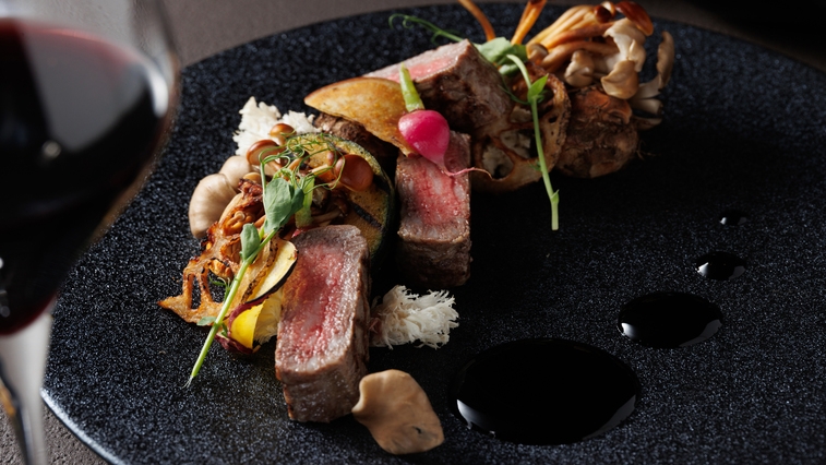 【日本三大和牛】シェフ厳選和牛【世界三大珍味】とオマー ル海老・鮑・雲丹と贅沢美食コース