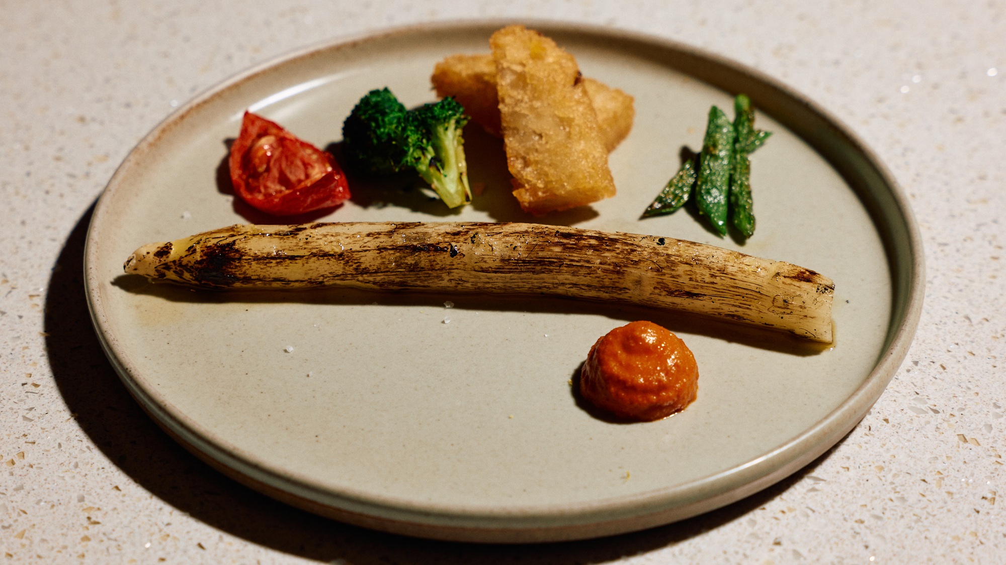 朝食(選べるメイン)：ホワイトアスパラガスのグリル