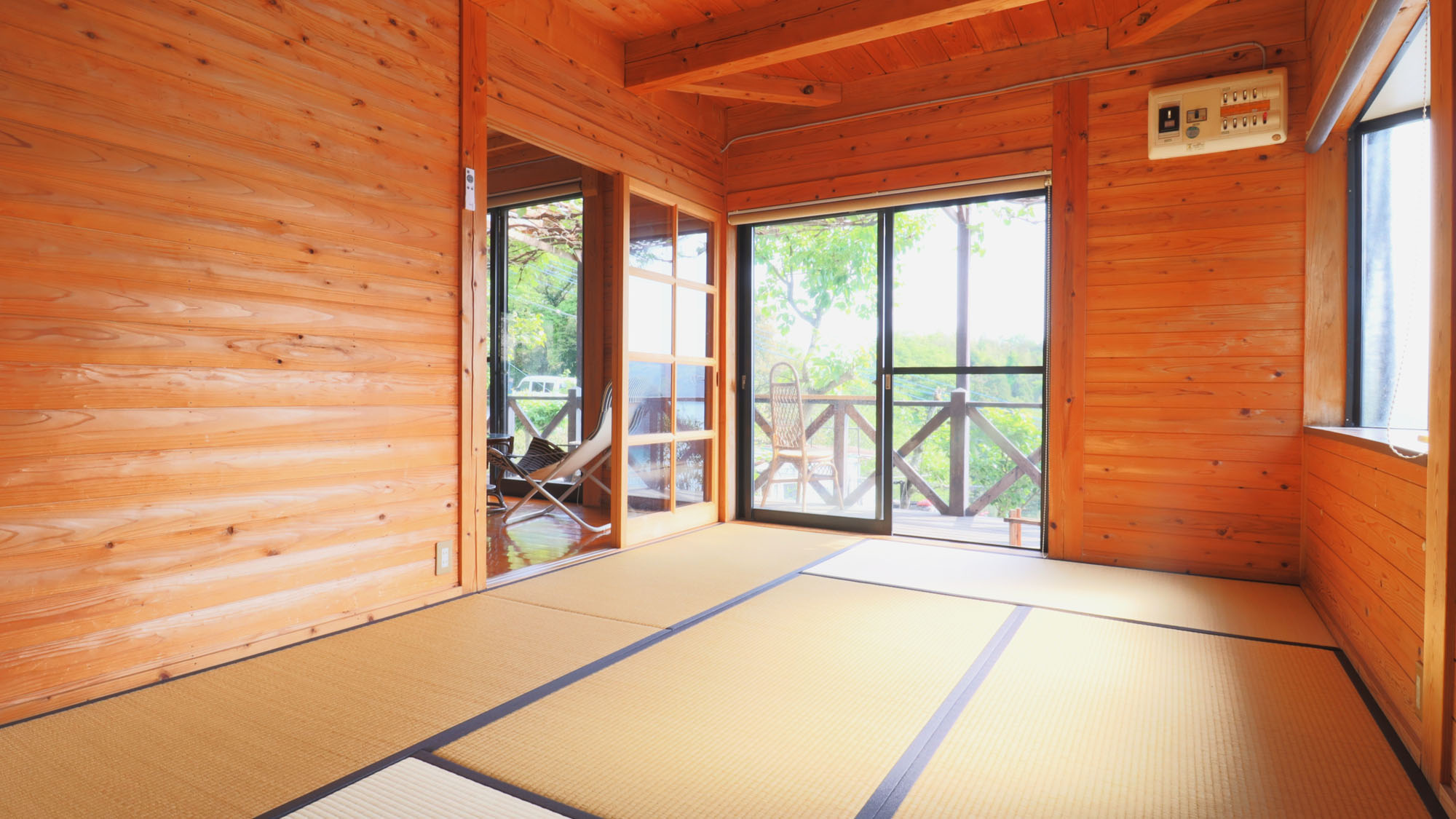 １階和室のお部屋です。畳に寝ころびながらゆっくり過ごせます♪