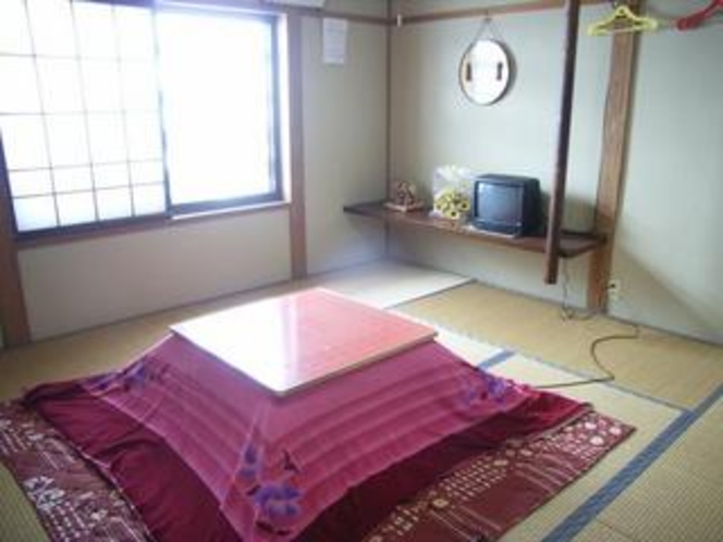 あけぼの山荘・コタツのお部屋