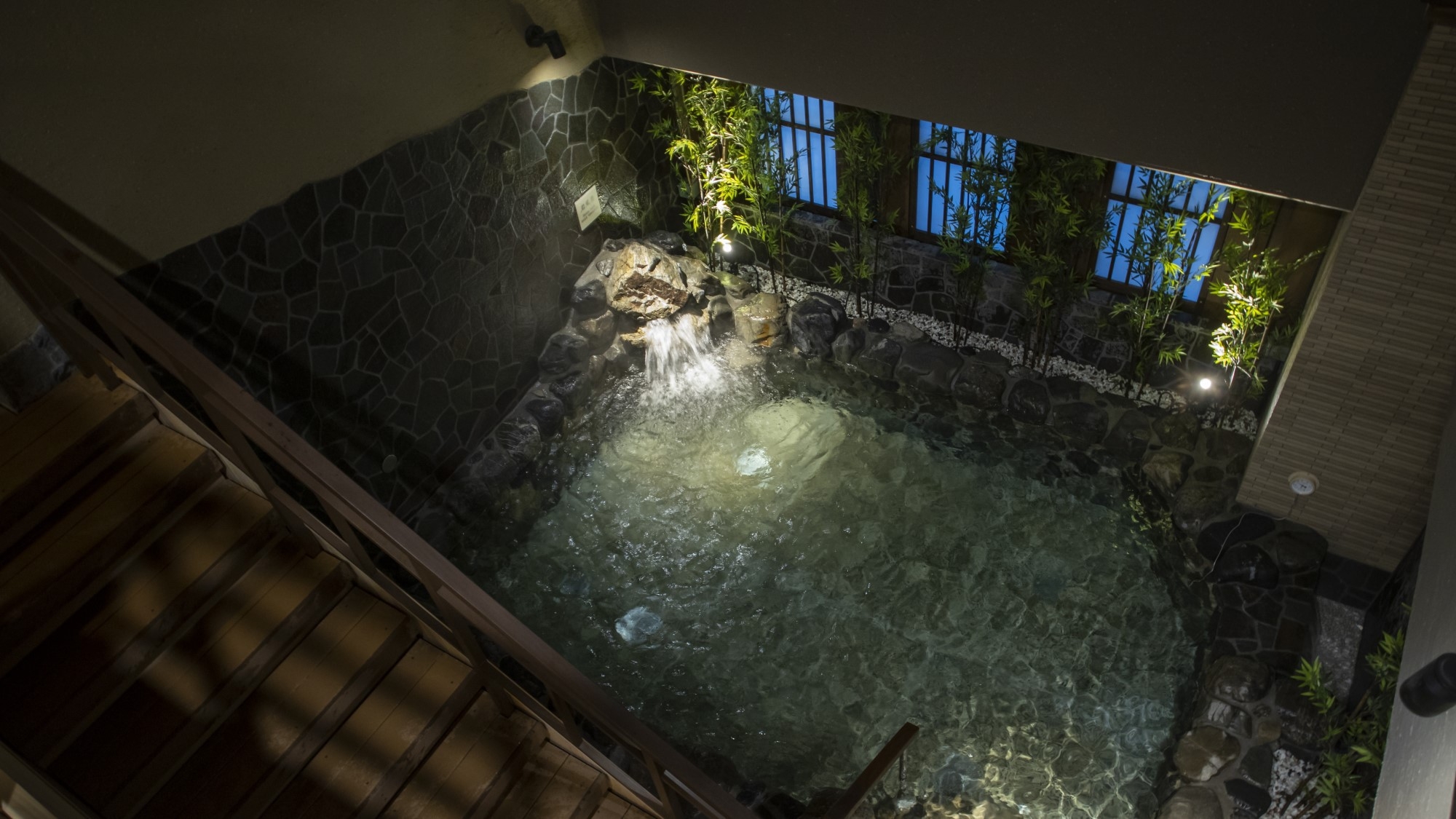 【連泊割◆朝食付】【清掃なし】２〜３連泊のwecoプラン＜Wi-Fi＆ランドリー無料＞