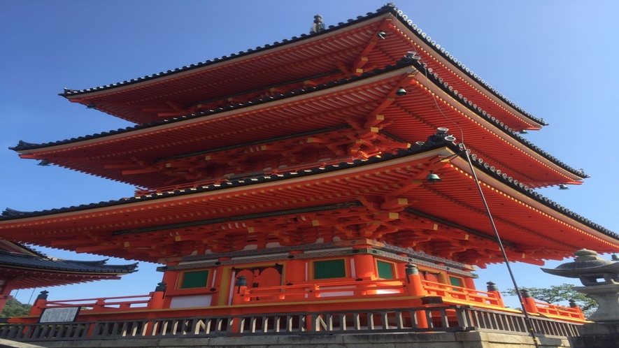 清水寺のシンボルの一つ「三重塔」