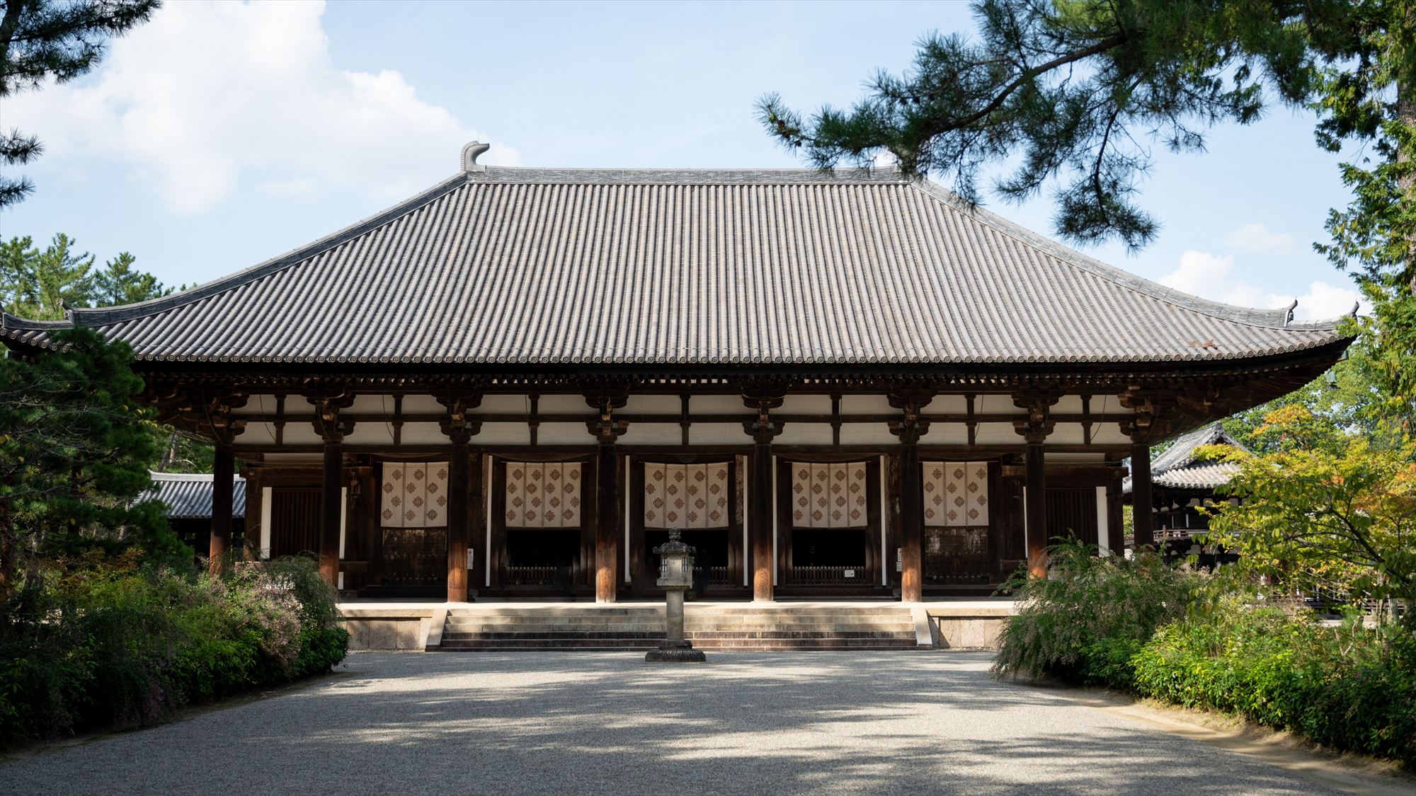 【唐招提寺】ホテルから車で10分