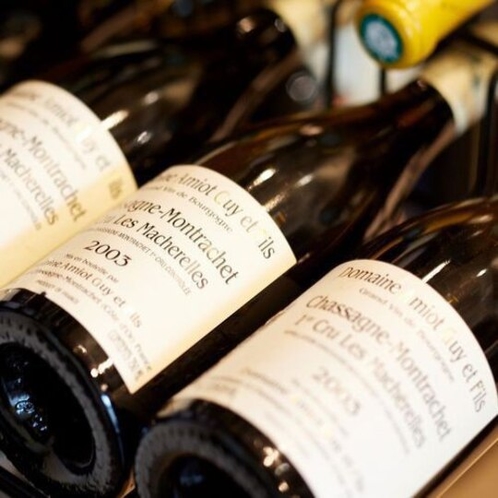 【サロン・ド・フォレスト】甲州ワインをはじめ、国内外ワインを約80種取り揃えております※イメージ