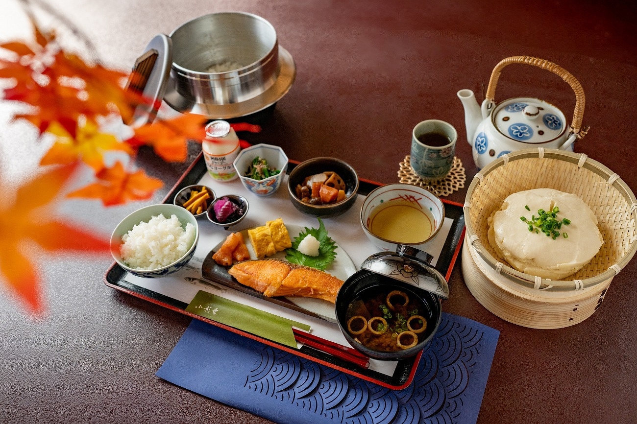 【グループ割】【本館】3名様以上で割引！地肉たっぷり♪あか牛を使った小杉鍋プラン★一泊二食付