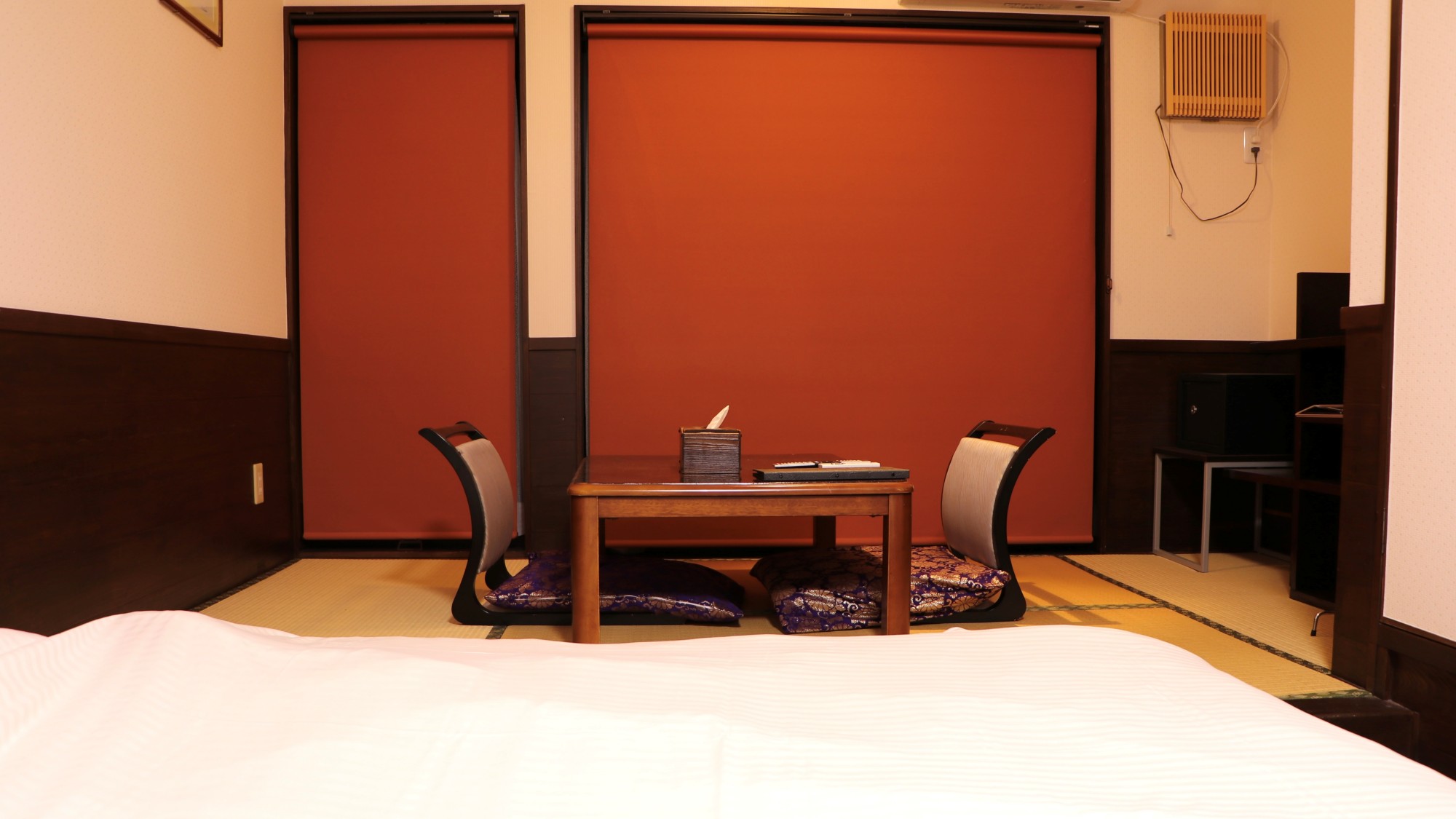 *【かえで】和洋室（13平米+4畳）トイレ・洗面台付＜禁煙＞