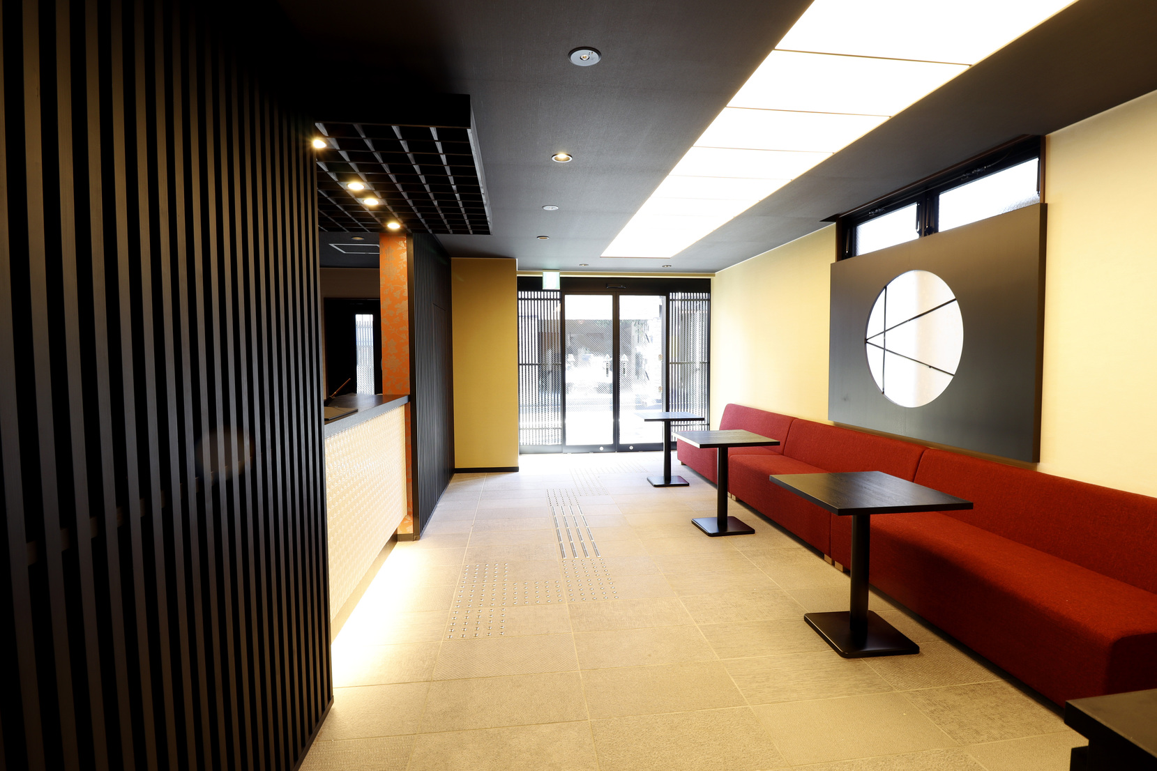 施設のラウンジになります