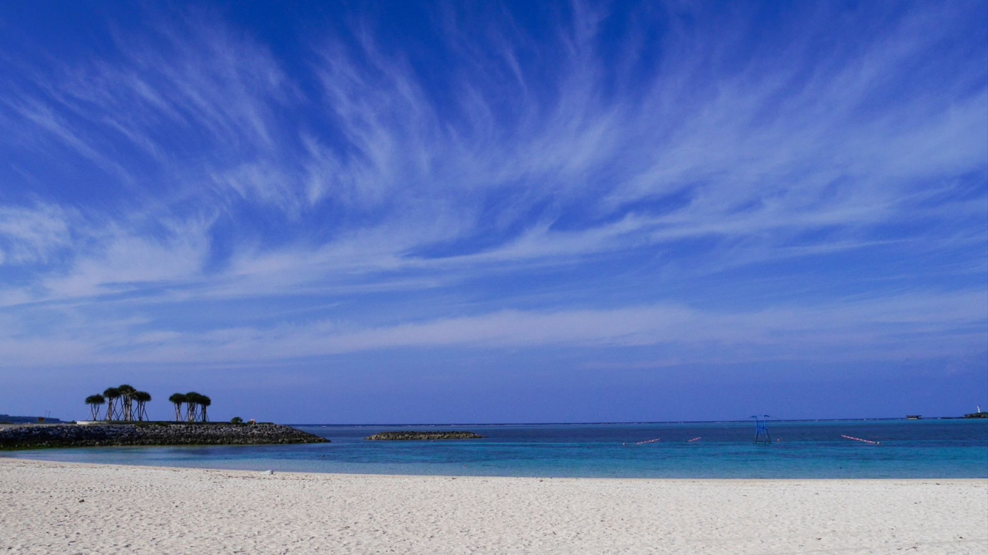 【エメラルドビーチ】当施設から車で約30分