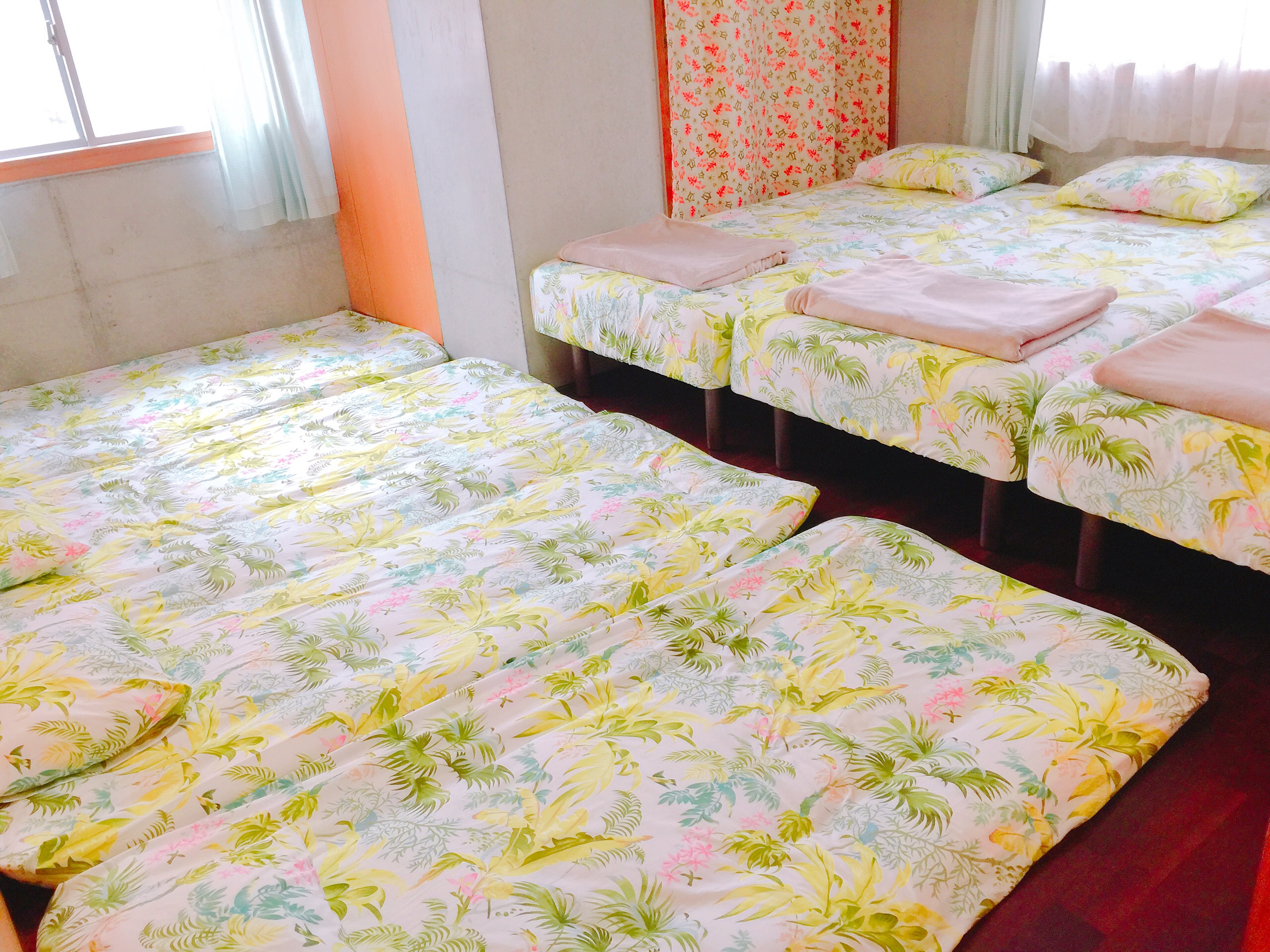 202 洋室　ベッドルーム