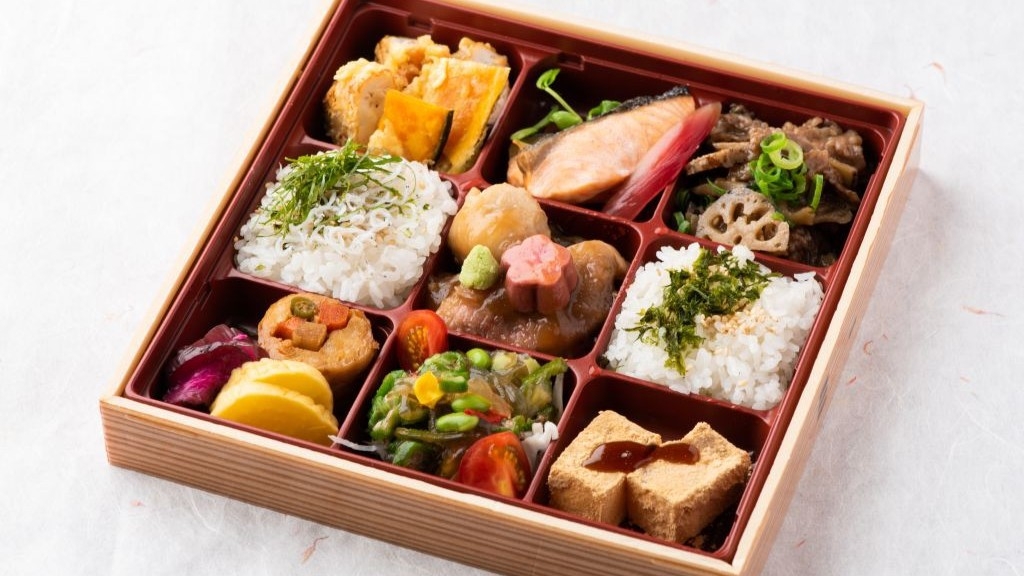 【ベーシック】能登牛や加賀野菜など旬の食材を使った「和朝食BOX」をお部屋にお届け♪ 〜朝食付〜