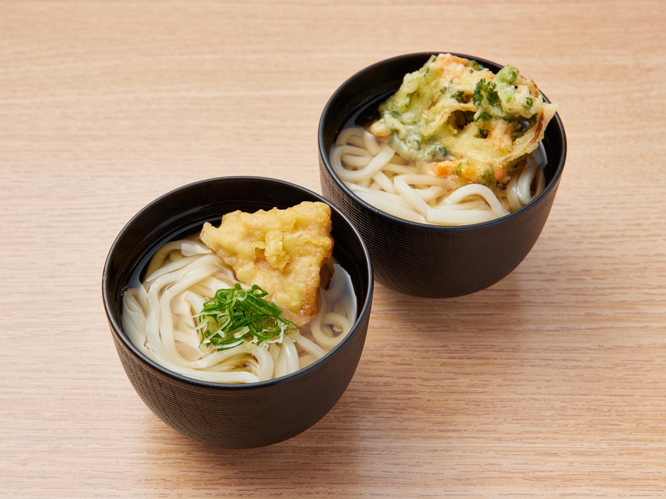 【朝食ビュッフェ】素材の旨みが引き立つとり天うどん、出汁の香りが広がる京風出汁カレーうどん