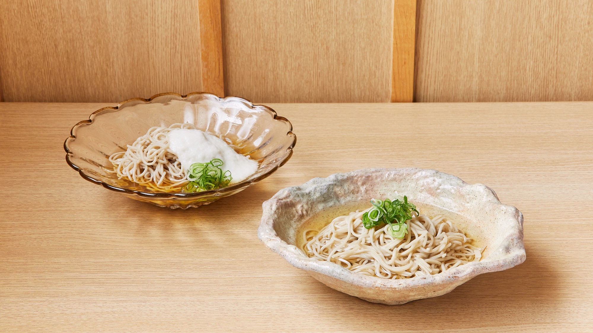 【朝食ビュッフェ】お蕎麦は温かいものと冷たいものをご用意