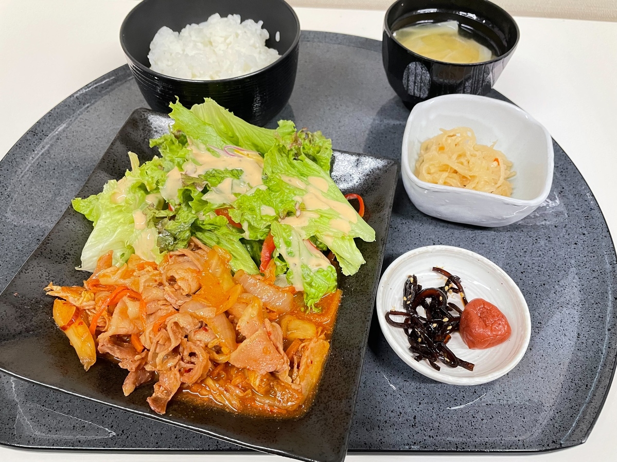 【1泊2食付】夕食は選べる定食付プラン★朝食バイキング無料〜人工温泉大浴場完備・大型駐車場無料〜