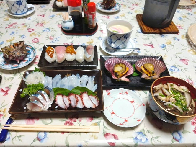 ご夕食一例　新鮮な魚介類を中心としたお料理です！