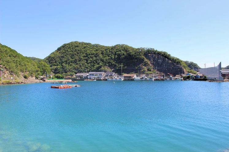 周囲の風景　目の前には千尋藻湾が広がります