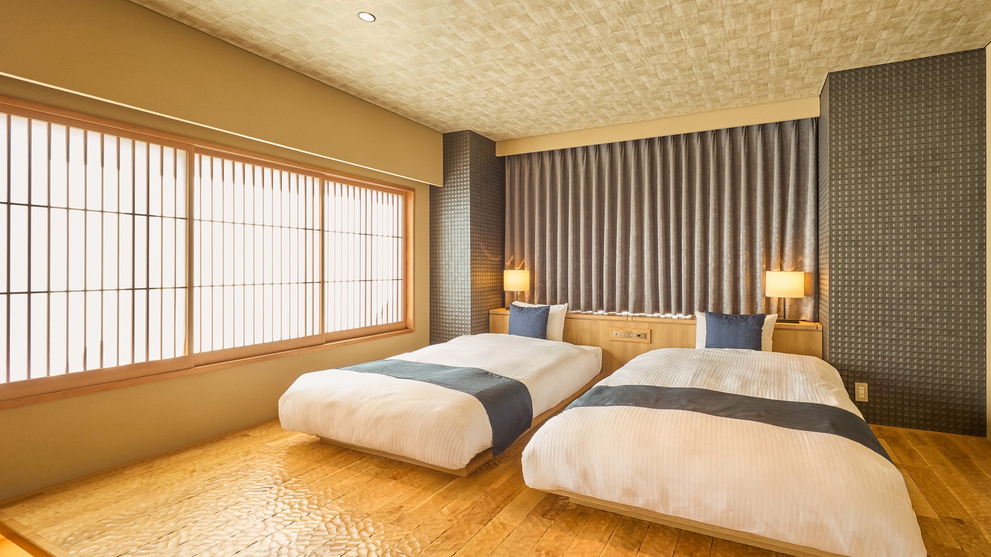 ・【ゆったり広々和洋室】浴室テレビ付き セミダブルベッド2台、布団2組をご用意しております