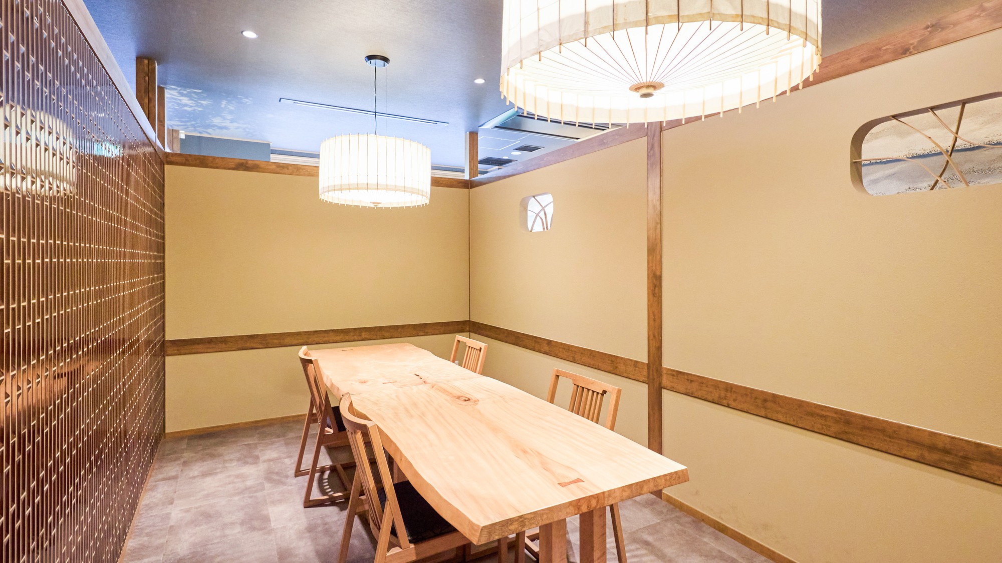 ・【食事会場一例】お部屋と同じ名前の半個室でゆっくりとお召し上がりいただけます