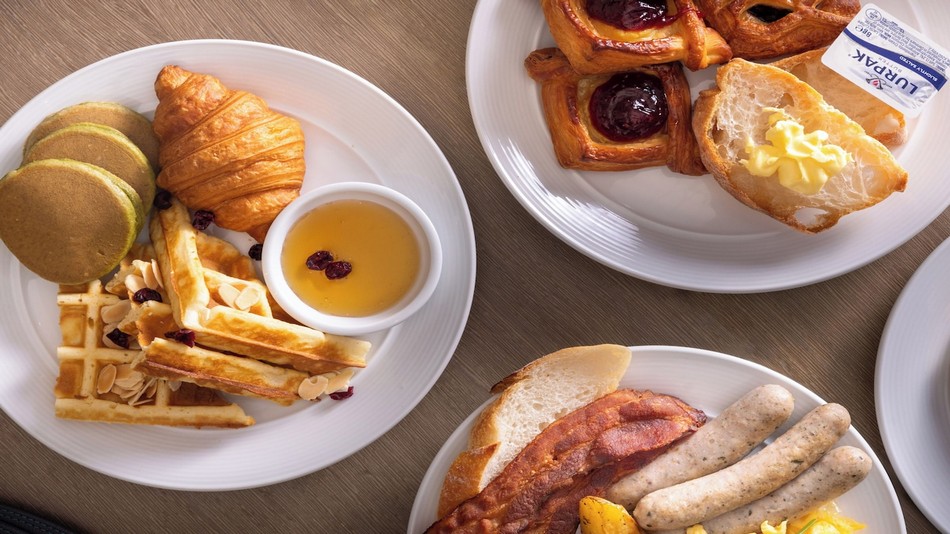 「Plate」 レストラン　ビュッフェ朝食