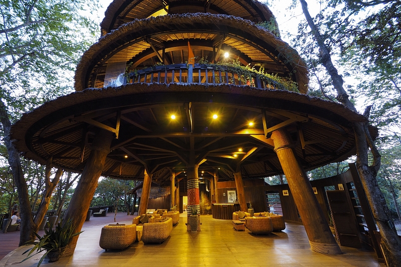 レストラン：バリ　タワー