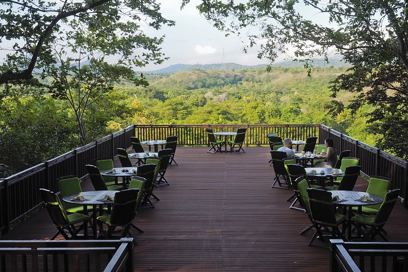 レストラン：バリ　タワー