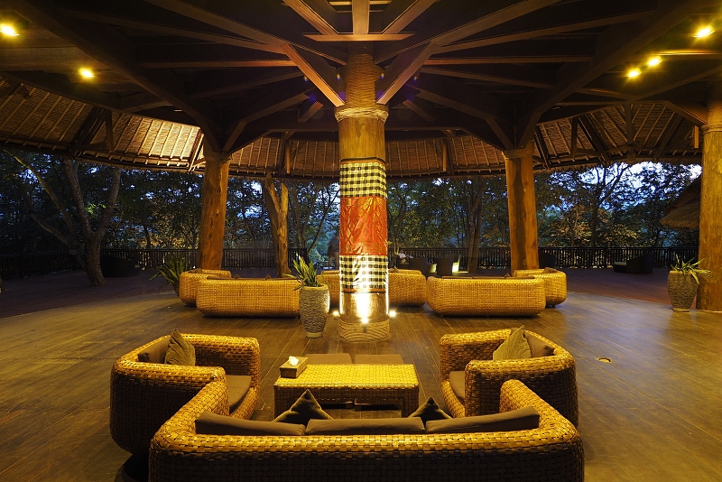 レストラン：バリ　タワー