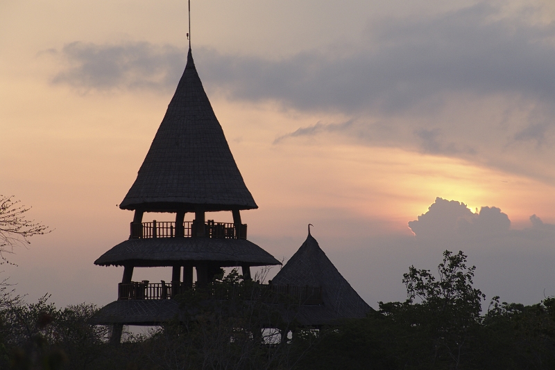 レストラン：バリ　タワー