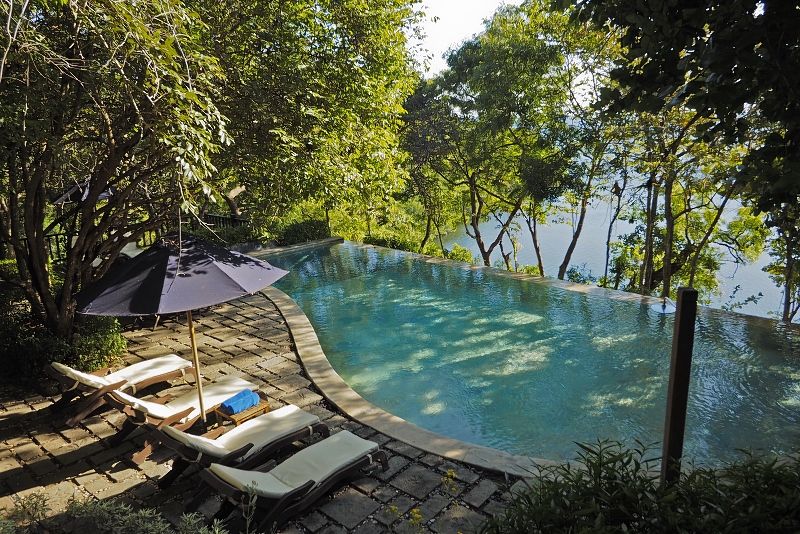 ムンジャンガン　レジデンス　プール