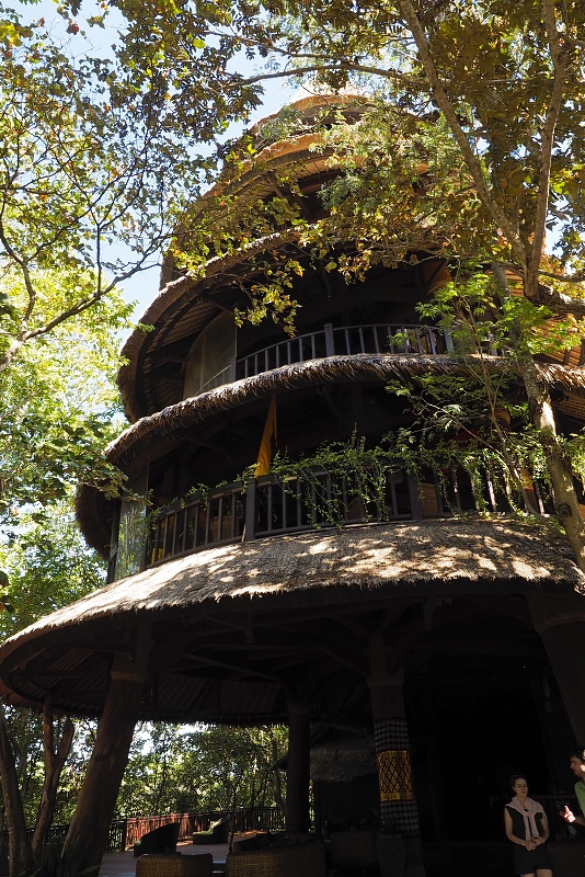 レストラン：バリ　タワー