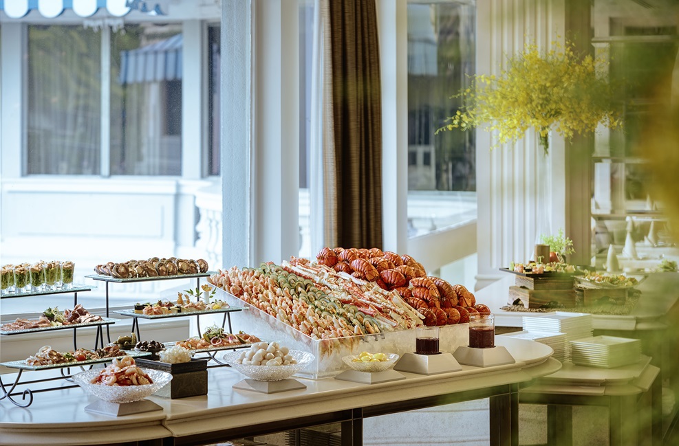 館内レストラン The Verandah