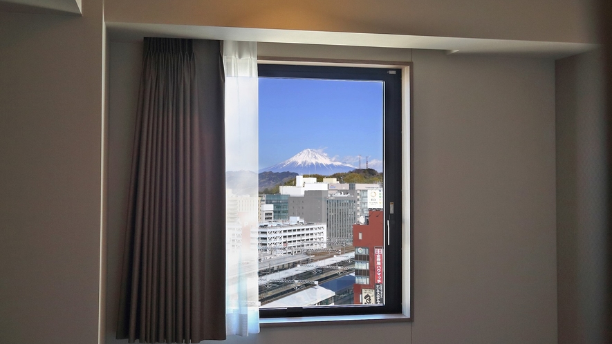 客室からの景色　※富士山は時間帯 ･天候によってご覧いただけない場合があります。