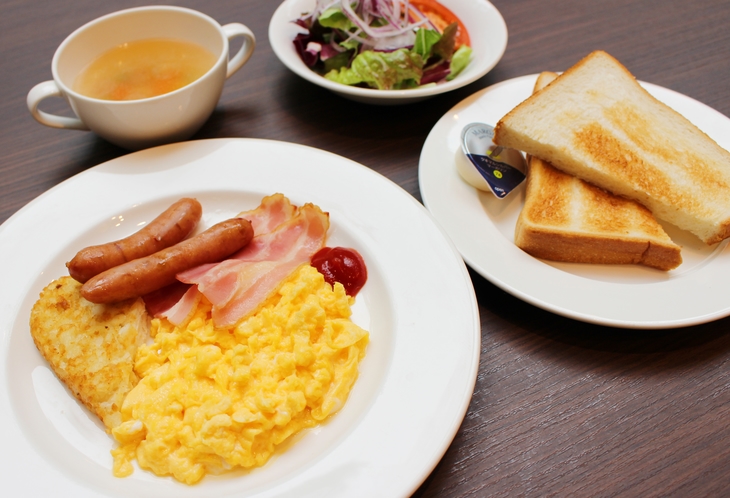 朝食（洋食）600円