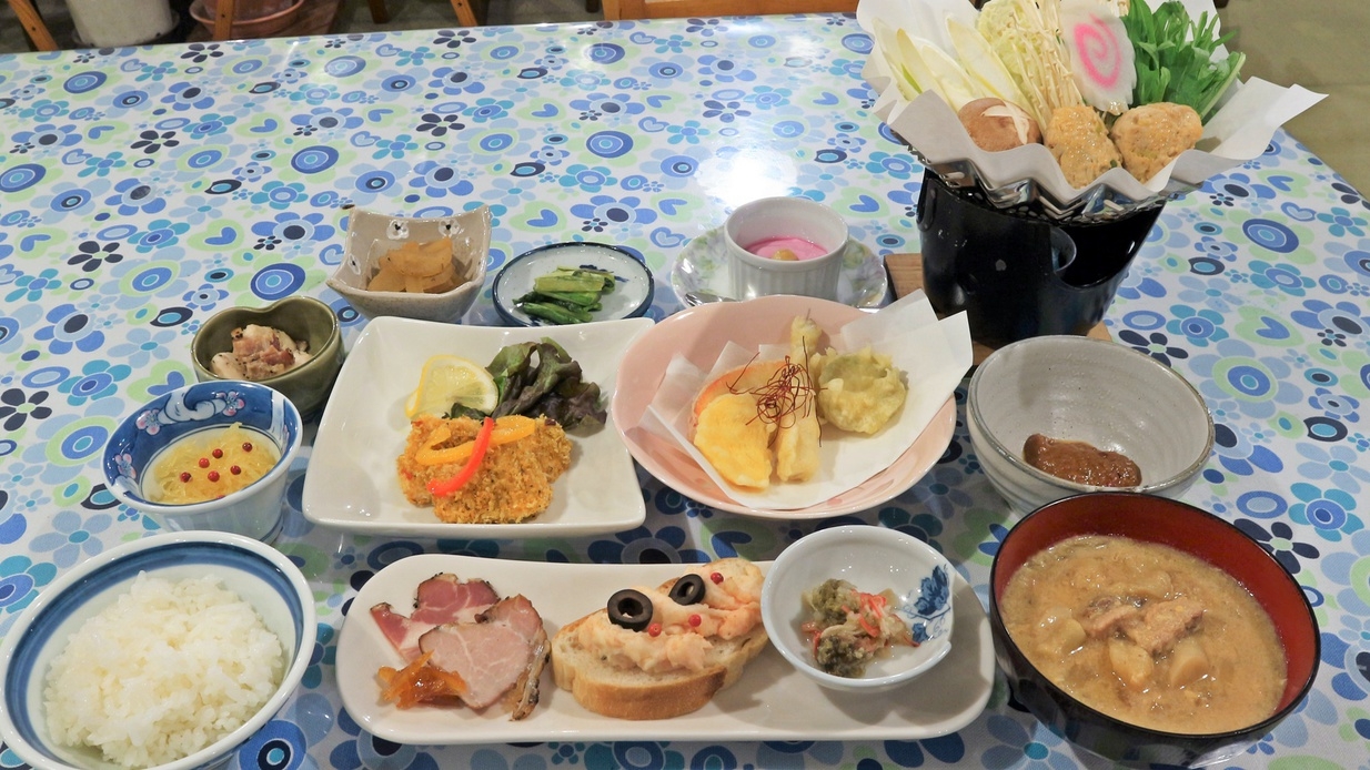 《スキーシーズン・夕食付》リフト割引券販売中！朝寝坊OK！夕食のみプラン。スキー場まで送迎あり！