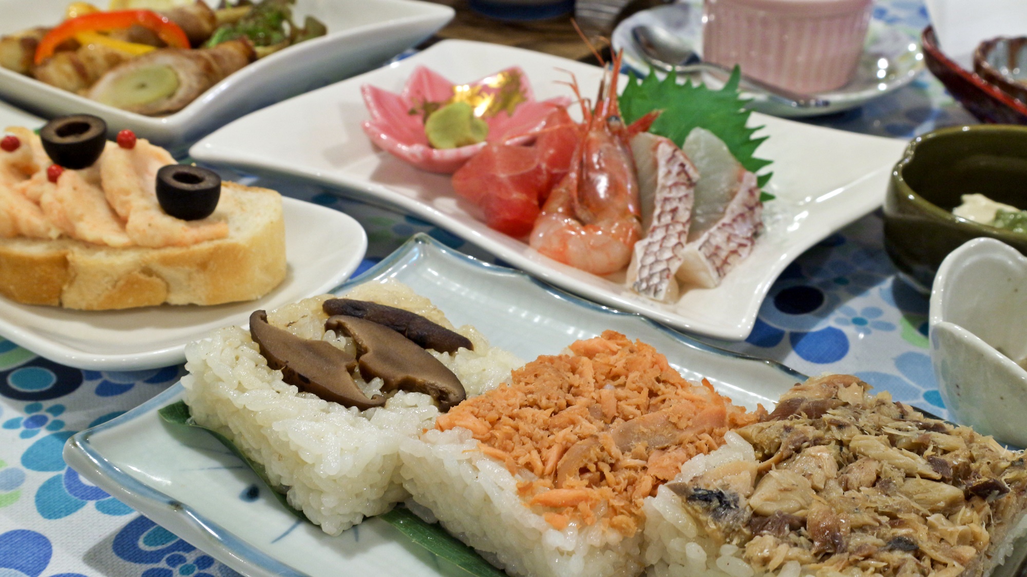 *夏期の夕食一例／新潟の郷土料理、笹寿司