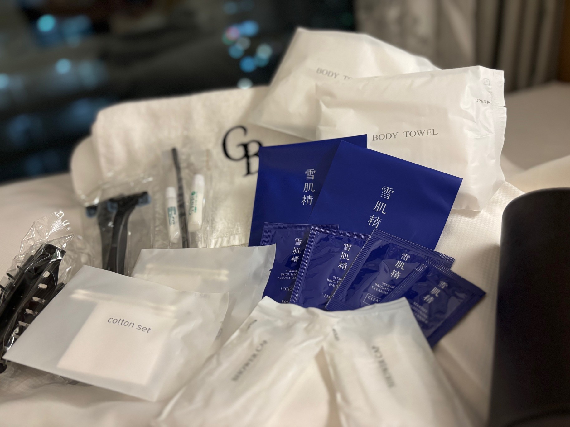 客室アメニティ:雪肌精スキンケアセット