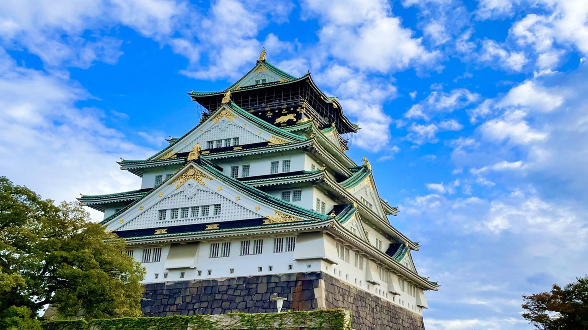 【大阪城天守閣】歴史博物館として、内部の展示室において随時入れ替えを行いながら公開しています。