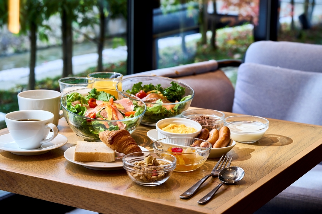 【Free Flow Drinks】 白川くつろぎラウンジ宿泊プラン 朝食付き