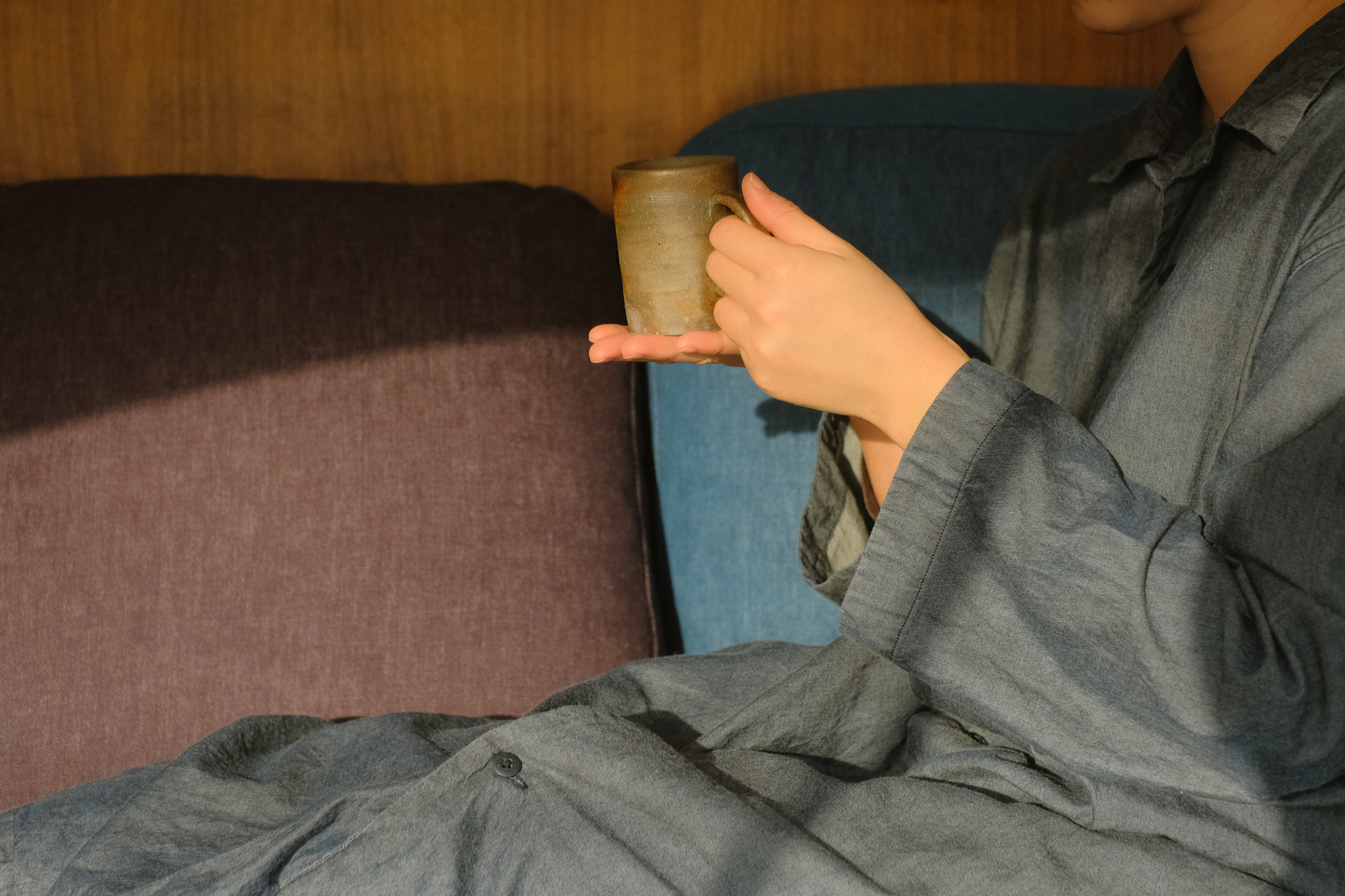 淹れたてのコーヒーを片手にゆったりと海を眺める時間。