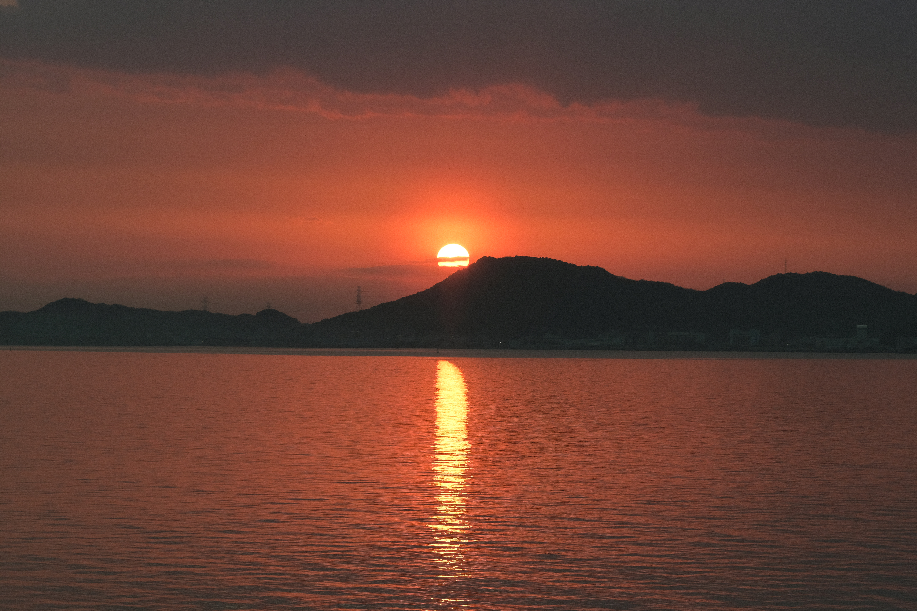 瀬戸内海に沈む夕陽