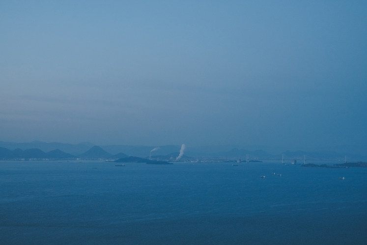 瀬戸内海の夜明け