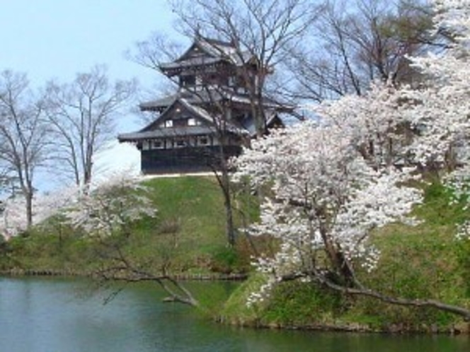 春の高田城