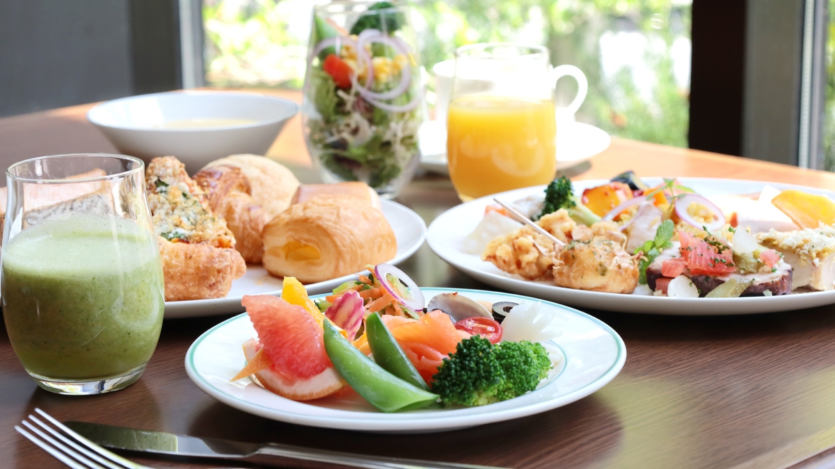 【シングルユース限定】ツインルームで快適ステイ！宿泊者無料ラウンジ・サウナ付き大浴場完備＜朝食付き＞