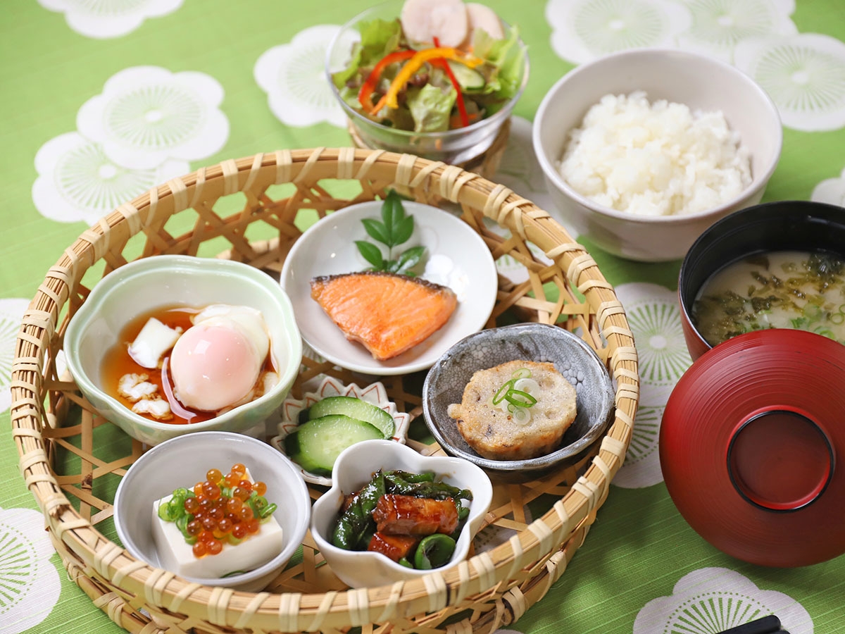 【源流の朝】四万十川源流で迎える静かな朝｜花籠朝食付き