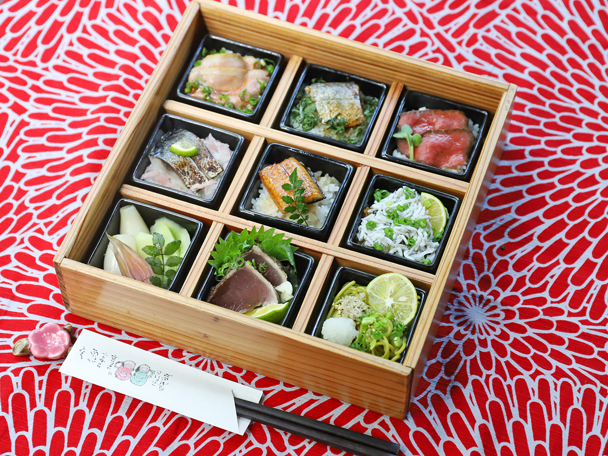 四万十和牛、鰹のタタキ、土佐鴨など、高知のご当地料理を重箱と閉じ込めてご提供