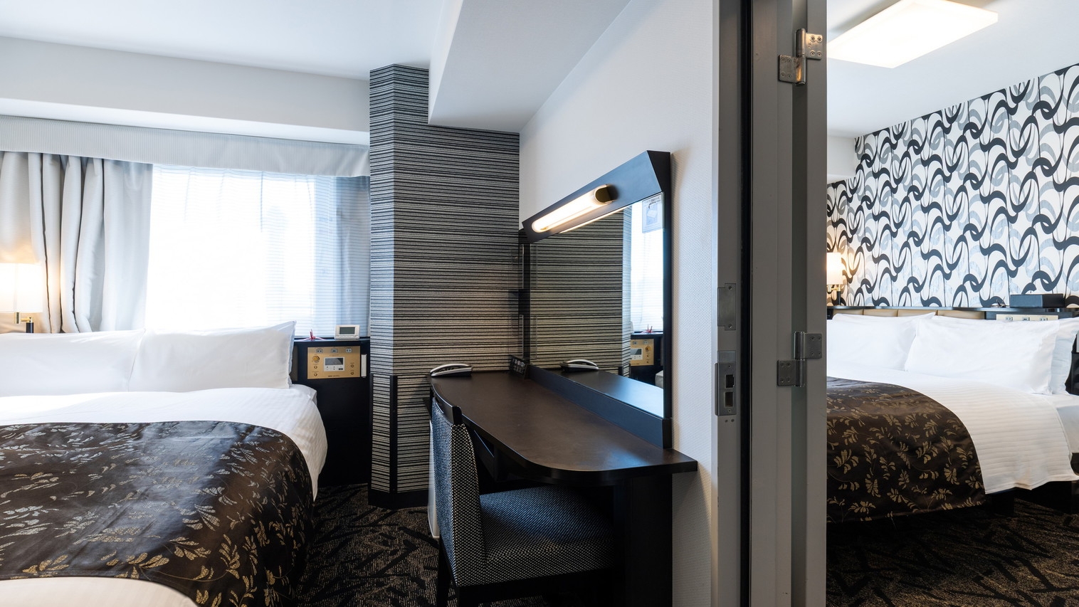 【素泊まり】2室コネクティングルームプラン　テレビもバス・トイレもそれぞれの客室に完備