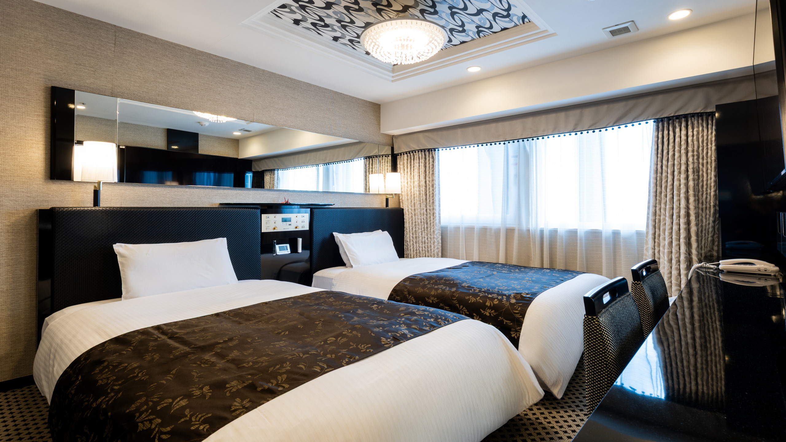 【スタンダードツイン】広さ17㎡／ベッド幅110cm（ベッド2台）